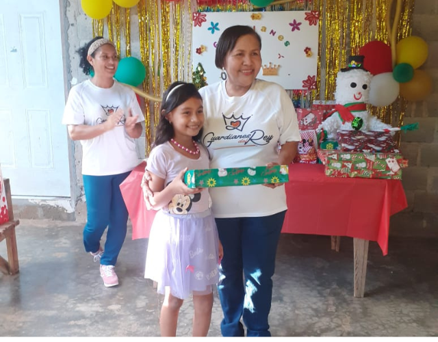 Proveemos alegría a los niños Panamá, guardianesdelrey.org
